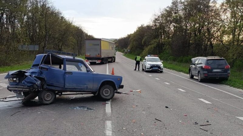 ДТП на Львівщині: після удару постраждав пасажир “Жигулів”
