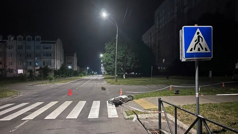На Хмельниччині п’яний 16-річний водій скутера потрапив у ДТП: травмовані двоє підлітків